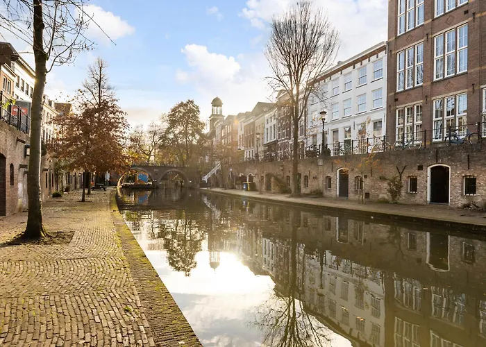 Luxurious Canal Apartment In Utrecht A Location